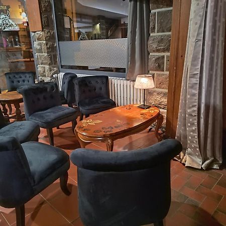 Les Arvernes Rochefort-Montagne Ngoại thất bức ảnh